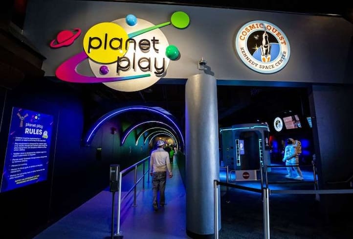 planet and play area